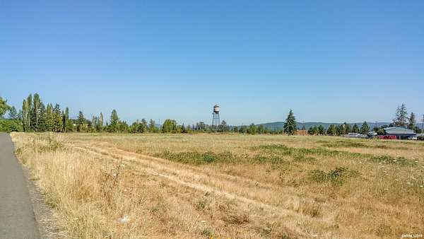 13.8 Acres of Mixed-Use Land for Sale in Lebanon, Oregon