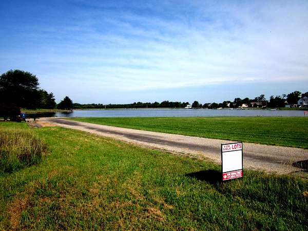 1.65 Acres of Residential Land for Sale in Carmi, Illinois