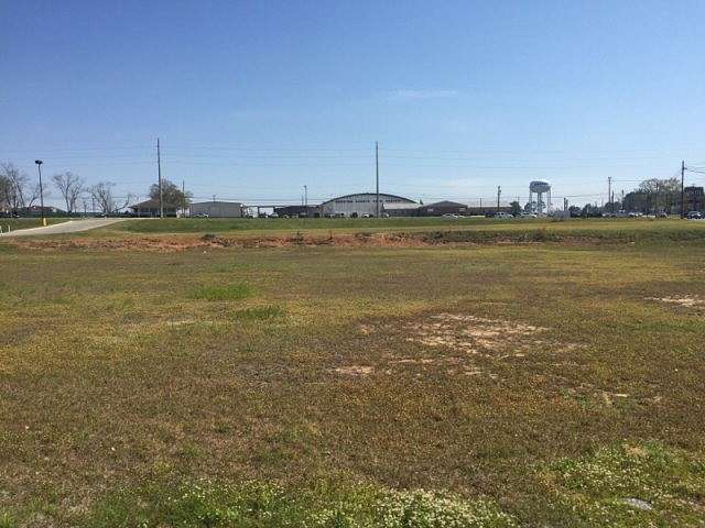 0.98 Acres of Commercial Land for Sale in Dothan, Alabama