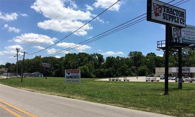 0.79 Acres of Commercial Land for Sale in Alton, Illinois