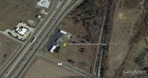 4 Acres of Improved Commercial Land for Sale in Wright City, Missouri