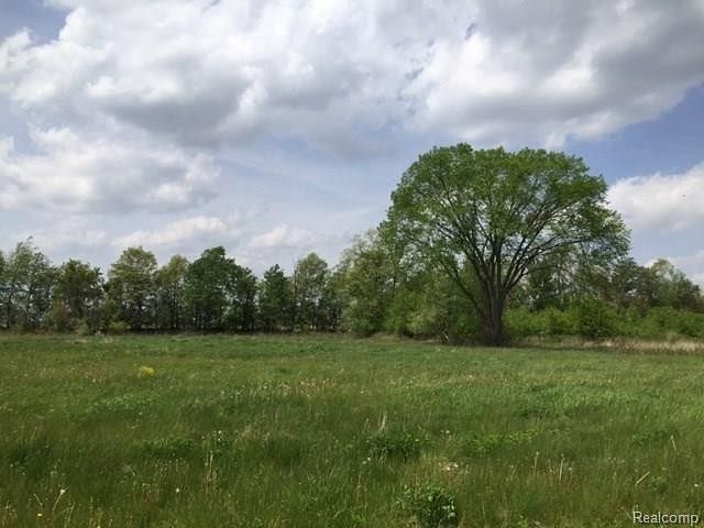 0.92 Acres of Residential Land for Sale in Fowlerville, Michigan