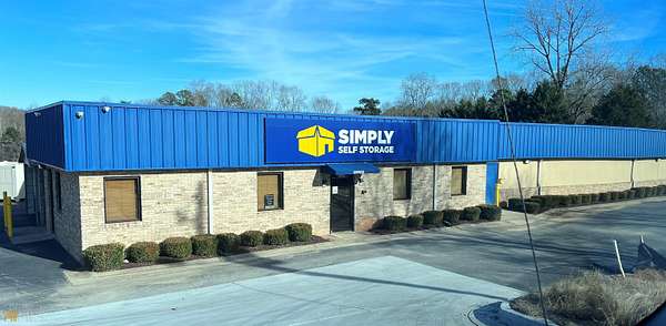 10.9 Acres of Land for Sale in Flowery Branch, Georgia