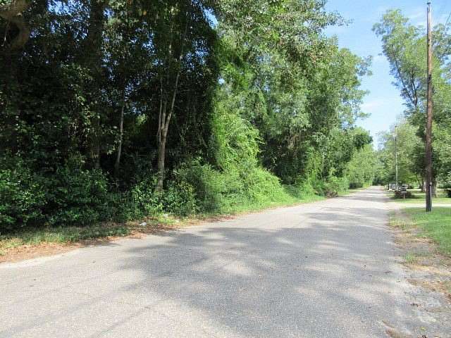 9 Acres of Residential Land for Sale in Sumter, South Carolina