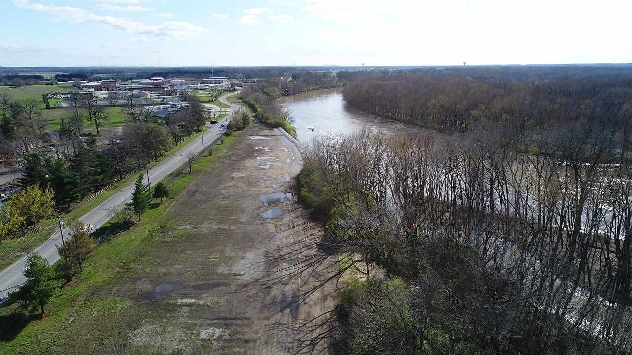 22 Acres of Commercial Land for Sale in Terre Haute, Indiana