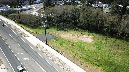0.97 Acres of Commercial Land for Sale in Lincoln City, Oregon