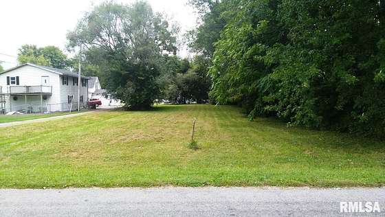 0.32 Acres of Residential Land for Sale in Girard, Illinois