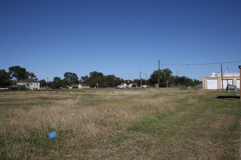 0.96 Acres of Commercial Land for Sale in Sealy, Texas