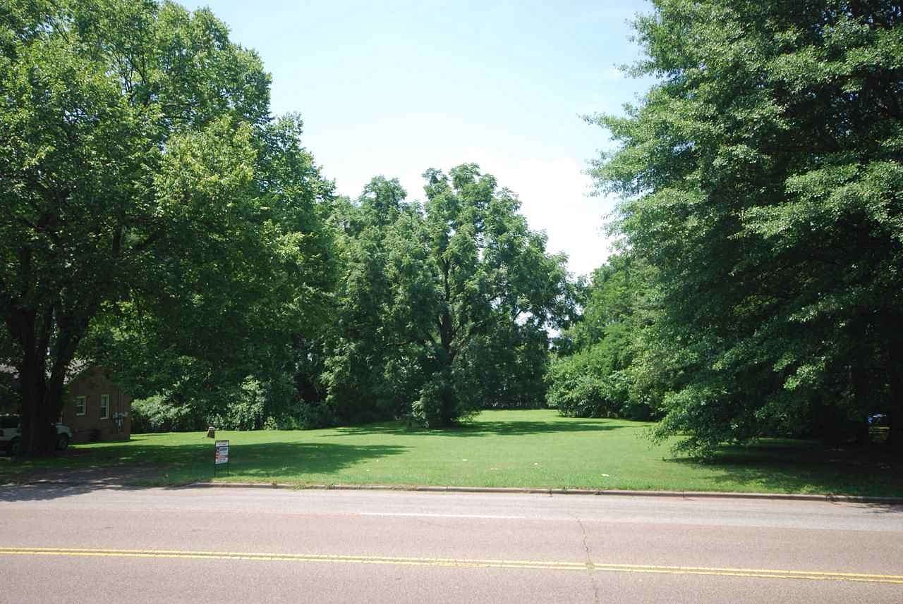 0.97 Acres of Commercial Land for Sale in Jackson, Tennessee