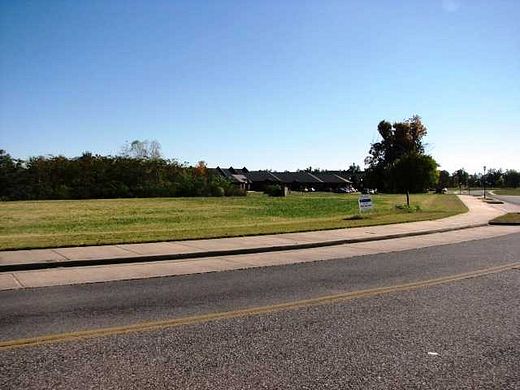 0.75 Acres of Mixed-Use Land for Sale in Paducah, Kentucky