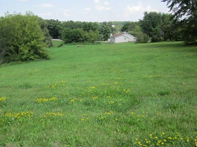 0.5 Acres of Land for Sale in Lake Summerset, Illinois