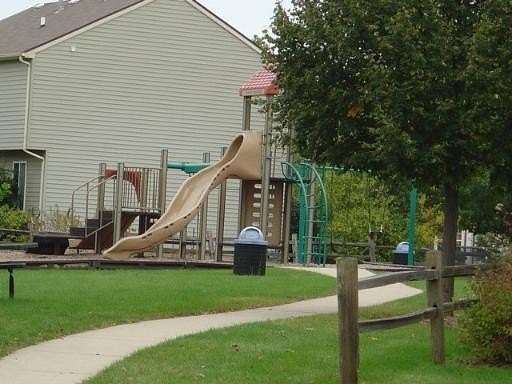 0.32 Acres of Residential Land for Sale in Lindenhurst, Illinois