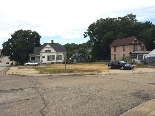 0.17 Acres of Commercial Land for Sale in Dixon, Illinois