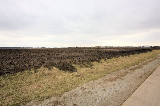 27.8 Acres of Land for Sale in LaSalle, Illinois