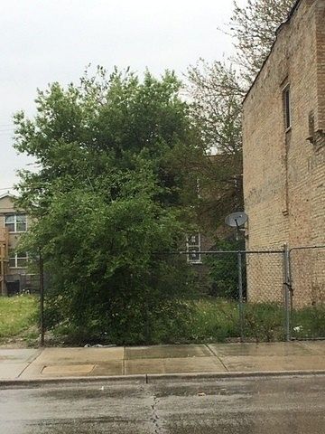 0.07 Acres of Commercial Land for Sale in Chicago, Illinois