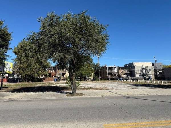 0.06 Acres of Commercial Land for Sale in Chicago, Illinois