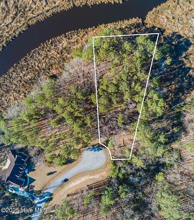 0.96 Acres of Residential Land for Sale in Arapahoe, North Carolina
