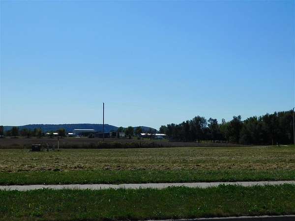 0.43 Acres of Residential Land for Sale in Prairie du Chien, Wisconsin