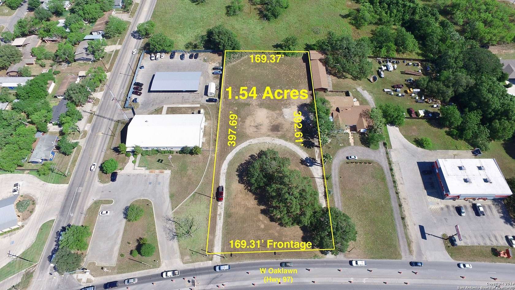 1.54 Acres of Commercial Land for Sale in Pleasanton, Texas