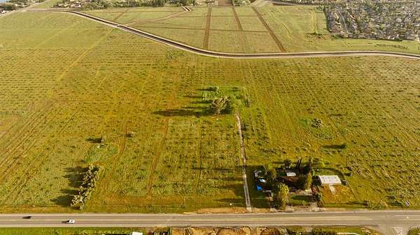 19 Acres of Mixed-Use Land for Sale in Fresno, California