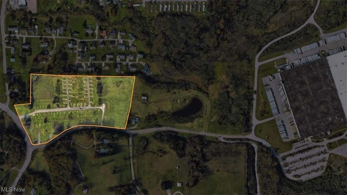 35.4 Acres of Mixed-Use Land for Sale in Mineralwells, West Virginia