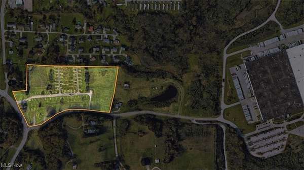 35.4 Acres of Mixed-Use Land for Sale in Mineralwells, West Virginia