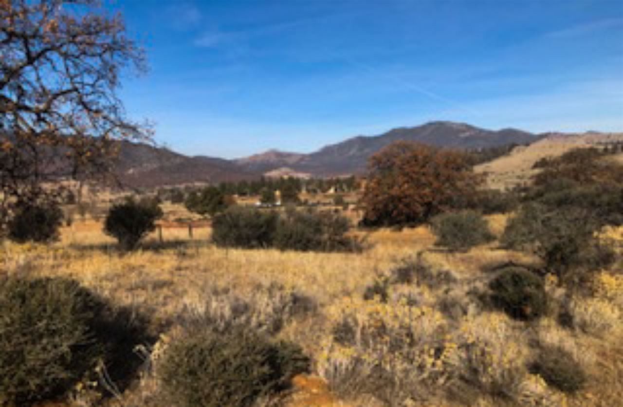 36 Acres of Land for Sale in Yreka, California