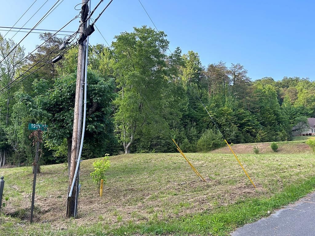 0.75 Acres of Residential Land for Sale in Paintsville, Kentucky