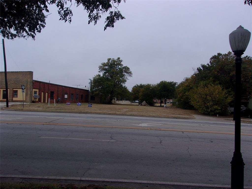 0.35 Acres of Commercial Land for Sale in Bowie, Texas
