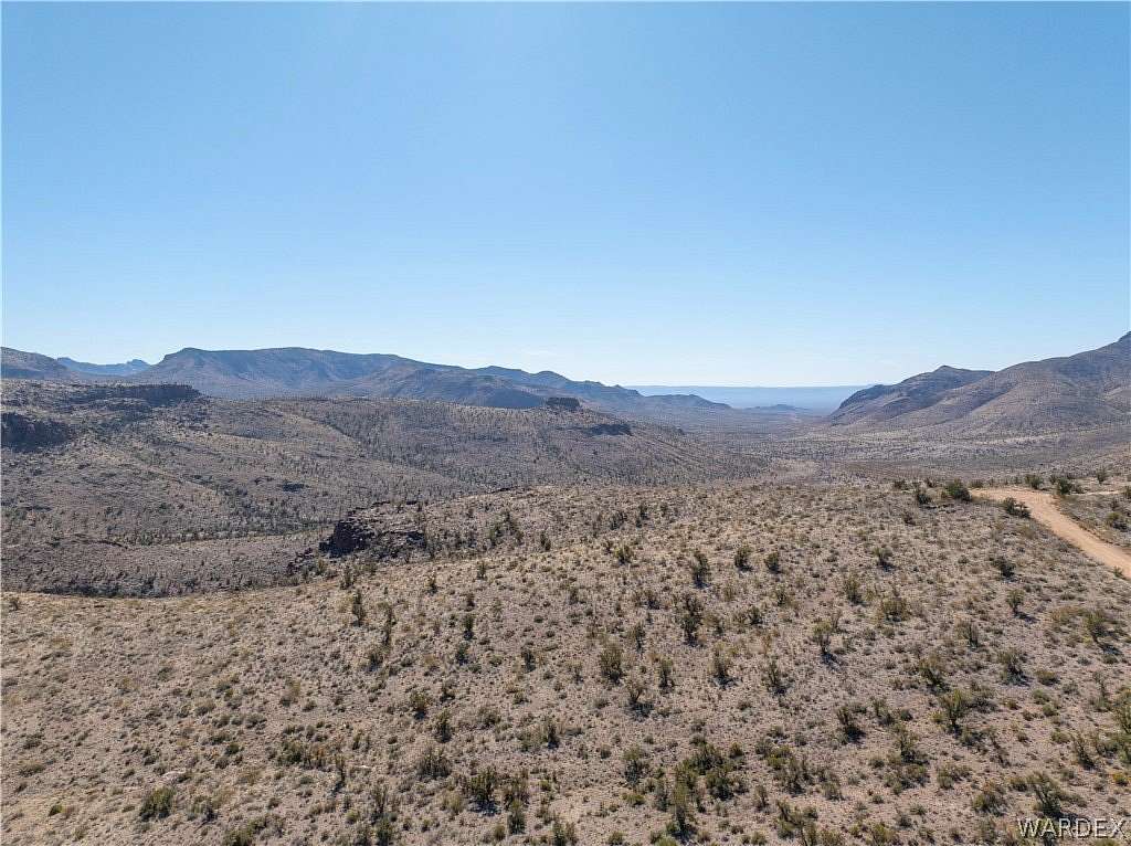 960 Acres of Land for Sale in Golden Valley, Arizona