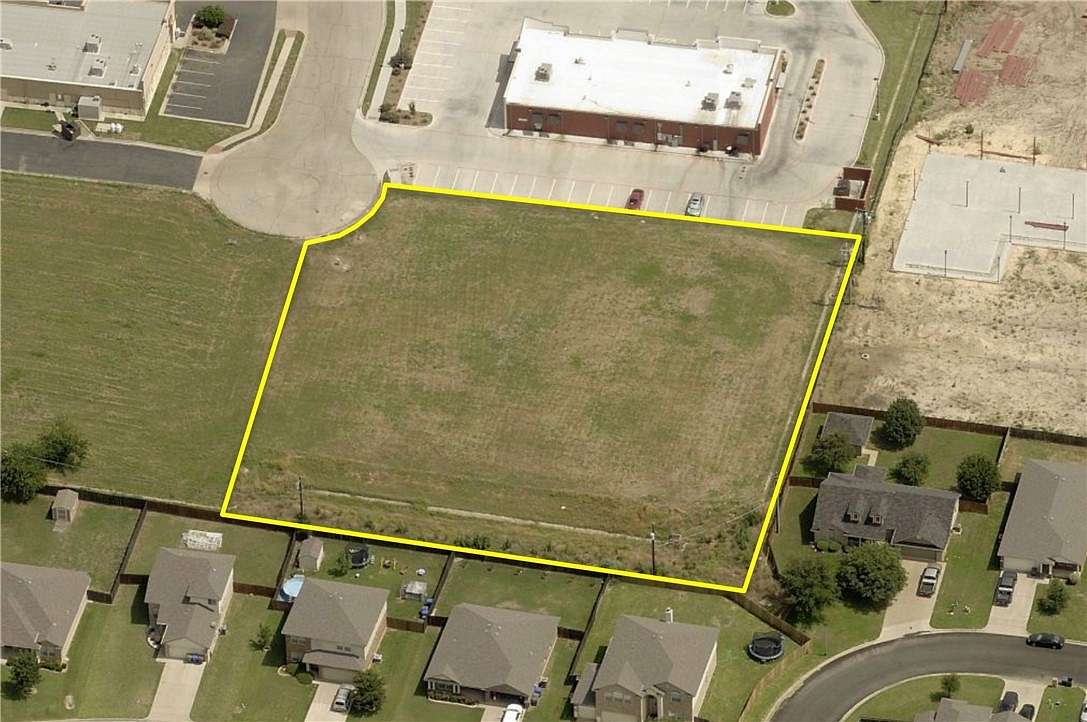 1.3 Acres of Commercial Land for Sale in Waco, Texas