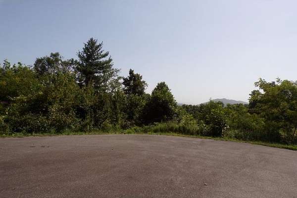 2.17 Acres of Residential Land for Sale in Mountain City, Tennessee