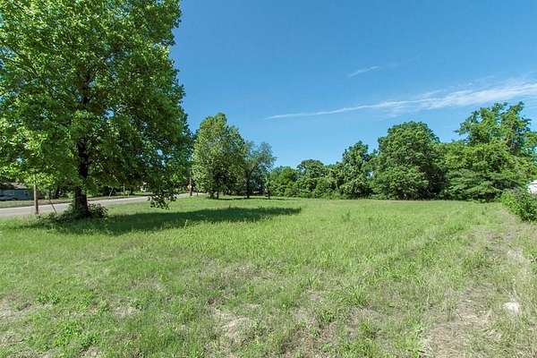 1.83 Acres of Commercial Land for Sale in Palestine, Texas