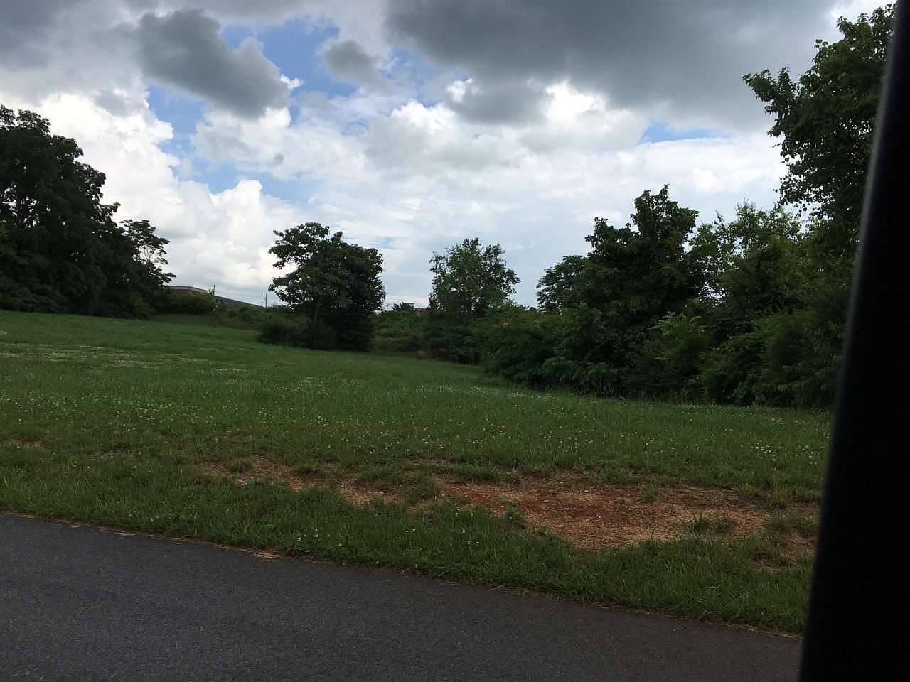 3 Acres of Commercial Land for Sale in Morristown, Tennessee