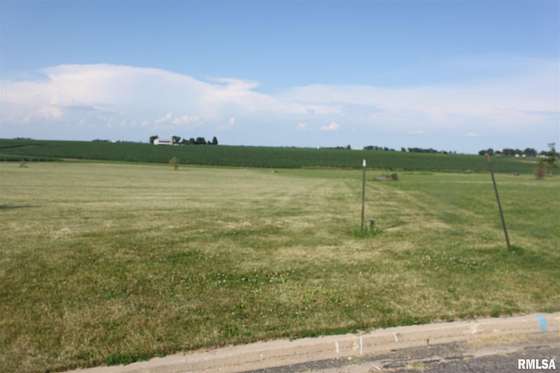 2.6 Acres of Residential Land for Sale in Roanoke, Illinois
