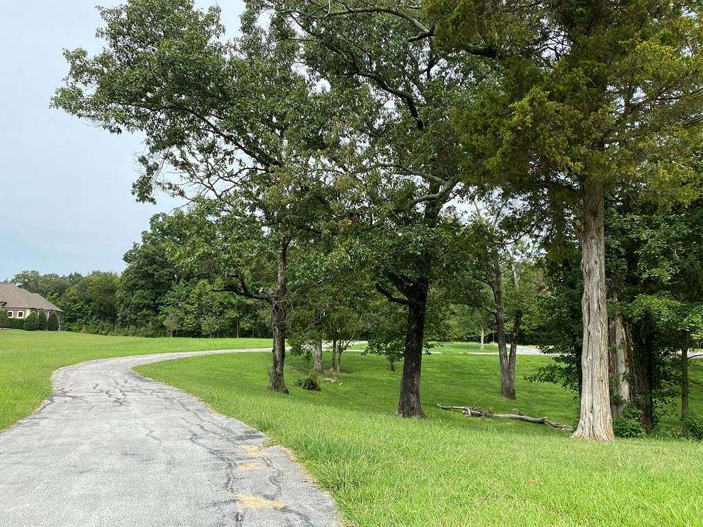 2.7 Acres of Residential Land for Sale in Hopkinsville, Kentucky