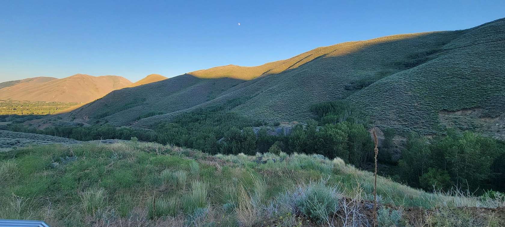 286 Acres of Land for Sale in Bellevue, Idaho