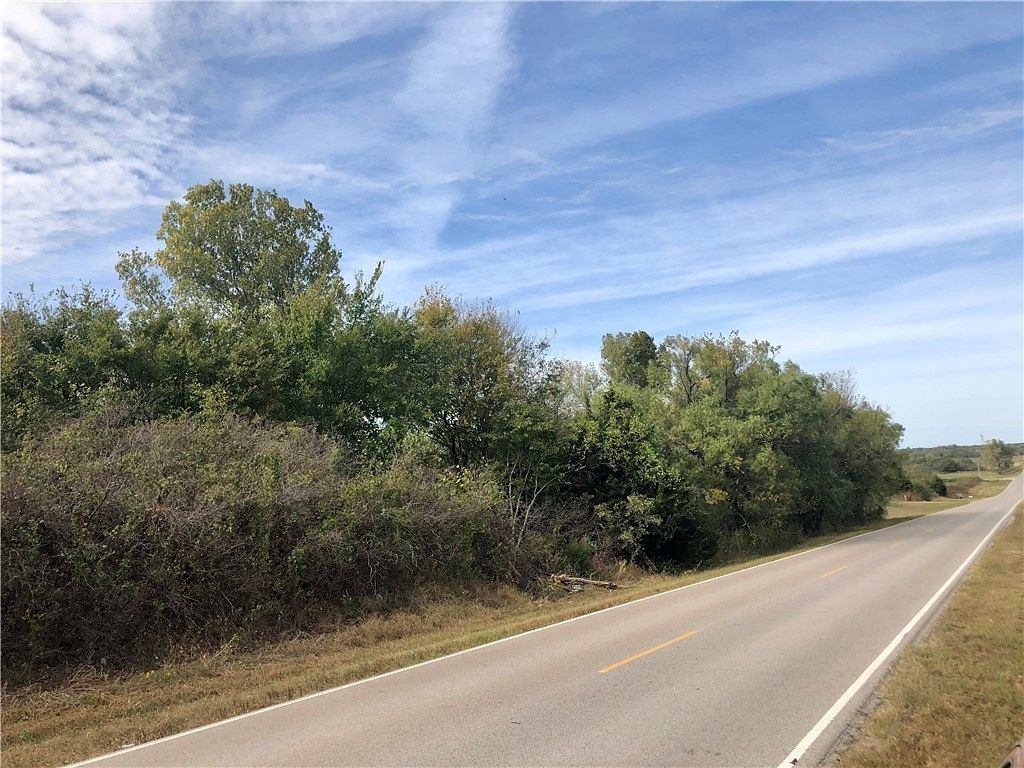 5 Acres of Residential Land for Sale in Minco, Oklahoma
