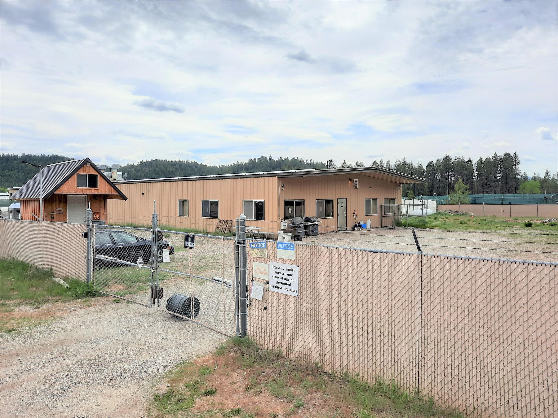5 Acres of Improved Commercial Land for Sale in Springdale, Washington