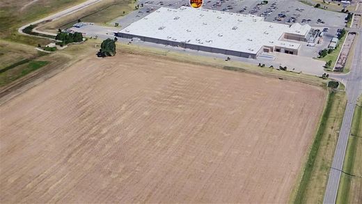 13.7 Acres of Commercial Land for Sale in Enid, Oklahoma