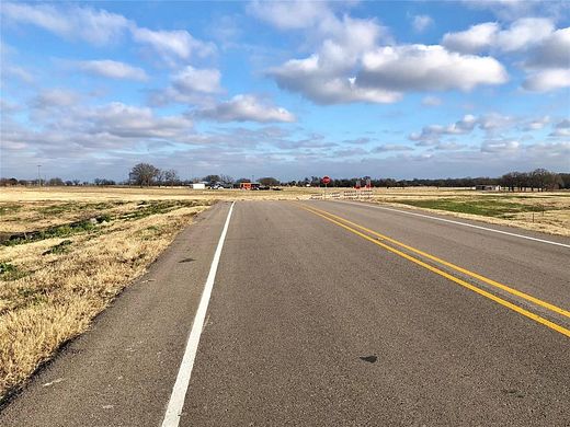 2.591 Acres of Commercial Land for Sale in Corsicana, Texas