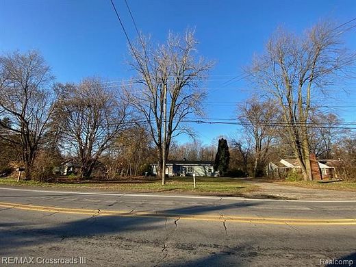 11.54 Acres of Mixed-Use Land for Sale in Romulus, Michigan