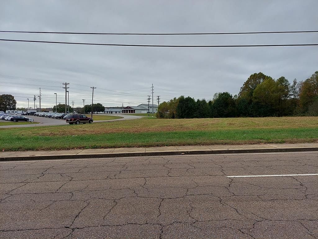 1.4 Acres of Commercial Land for Sale in Paris, Tennessee
