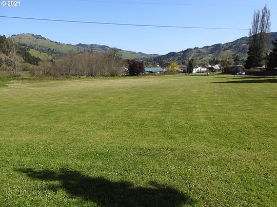 3.9 Acres of Residential Land for Sale in Powers, Oregon