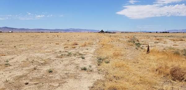 5 Acres of Residential Land for Sale in Lancaster, California