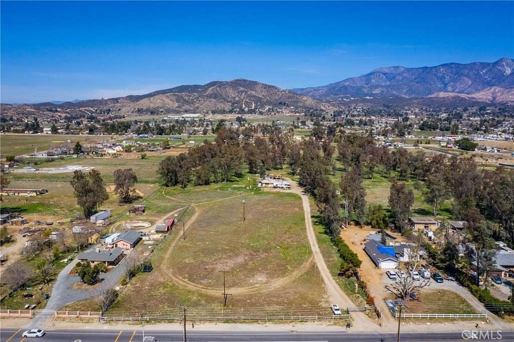 18.44 Acres of Improved Commercial Land for Sale in Cherry Valley, California