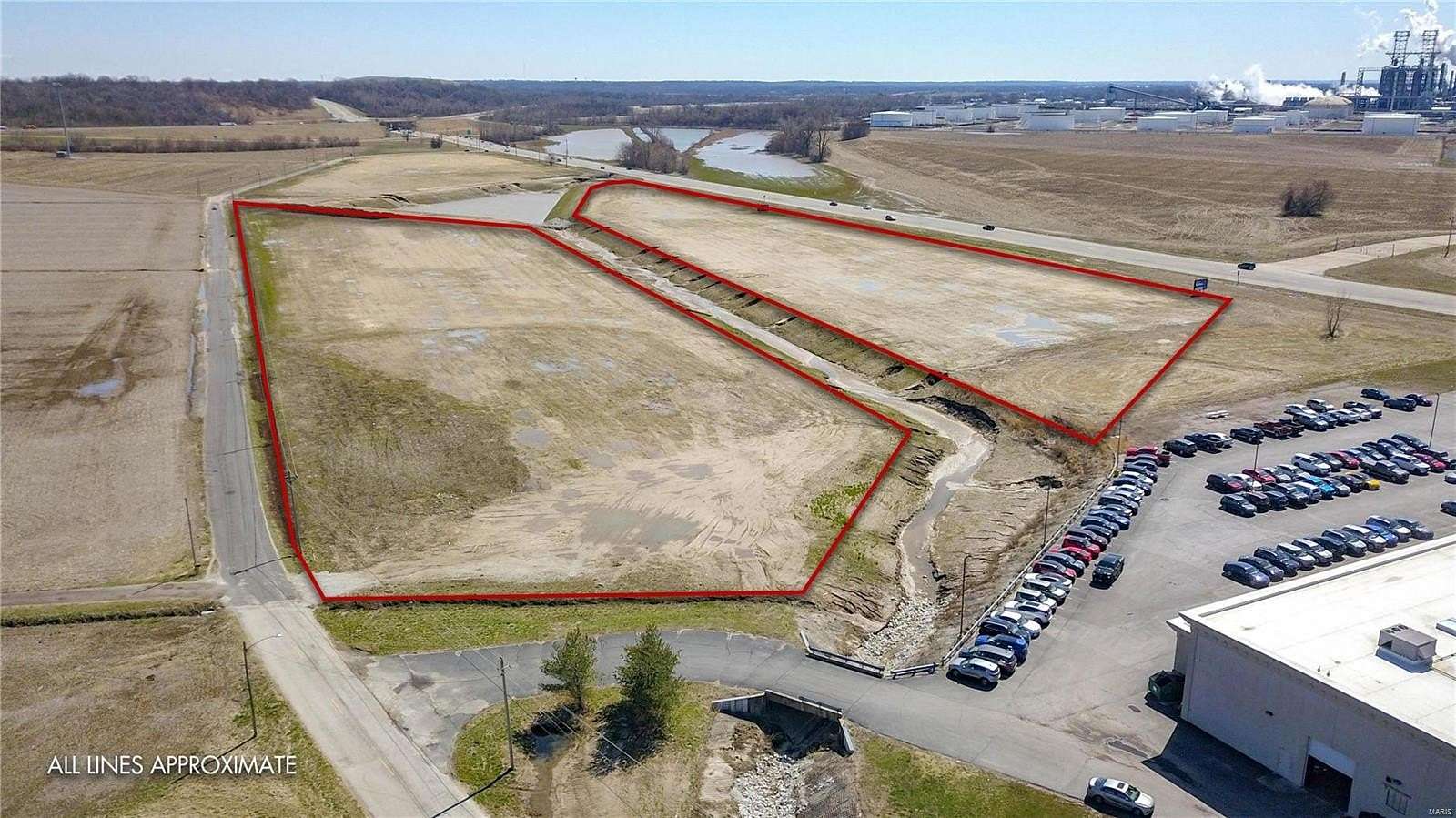 19.22 Acres of Commercial Land for Sale in Wood River, Illinois