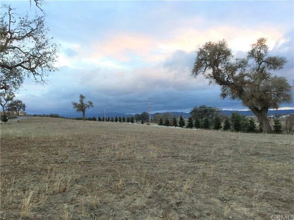 1.5 Acres of Residential Land for Sale in Templeton, California