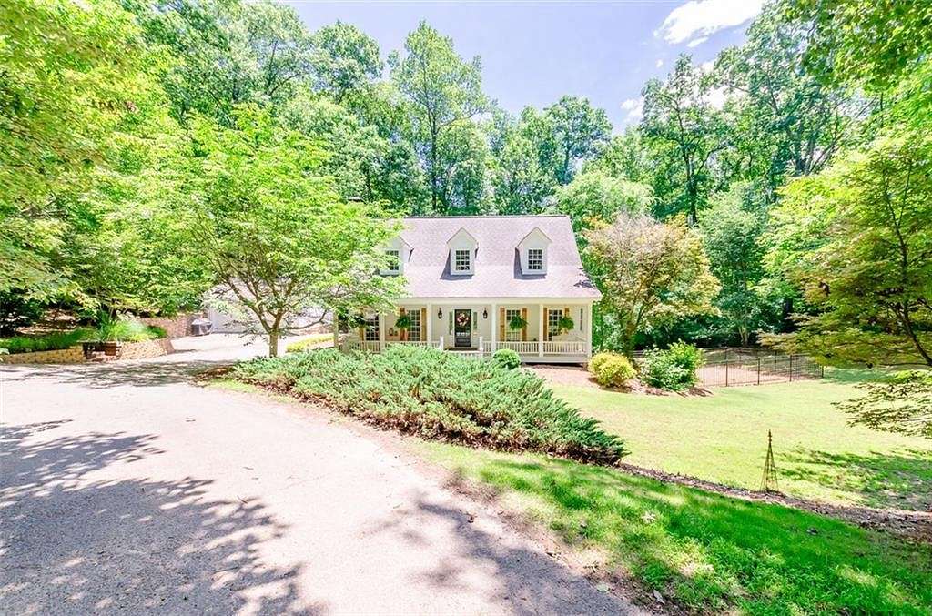 2 Acres of Residential Land with Home for Sale in Winder, Georgia