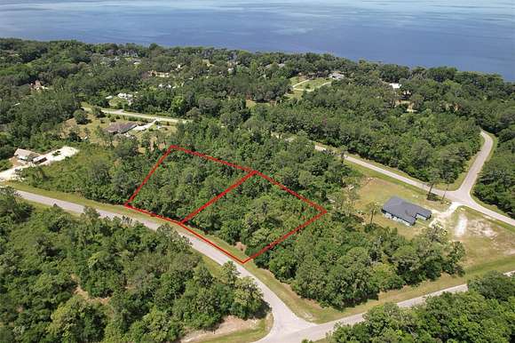 2 Acres of Land for Sale in Hawthorne, Florida